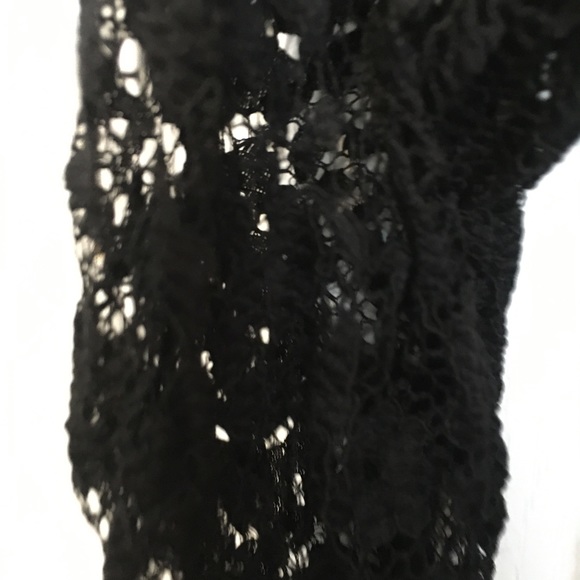 Maggy London lace dress with beige under slip. Petite size. - Picture 4 of 6